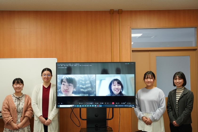 画像:3大学の学生によるロゴマーク選考委員会を開催しました